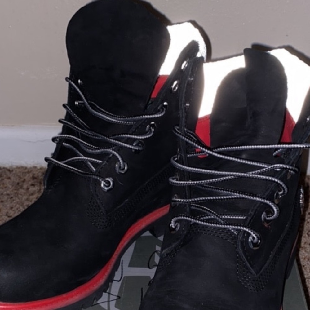 Men’s reflective Timberlands size 7